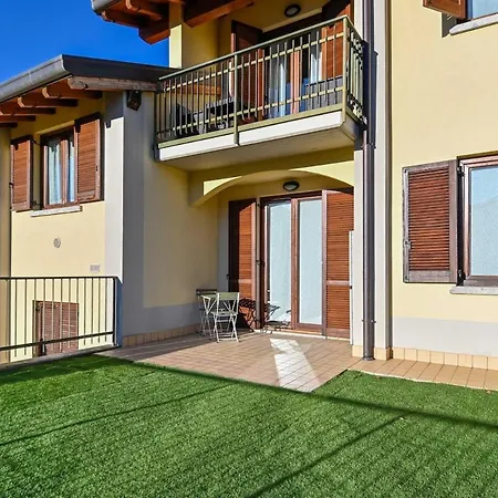 Casa Pierina - View - By Host4u Lägenhet Costa Volpino